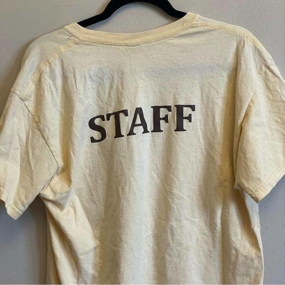 Vintage L short sleeve t-shirt Dwight Shrut STAFF Gildan 1990s - Picture 6 of 8
